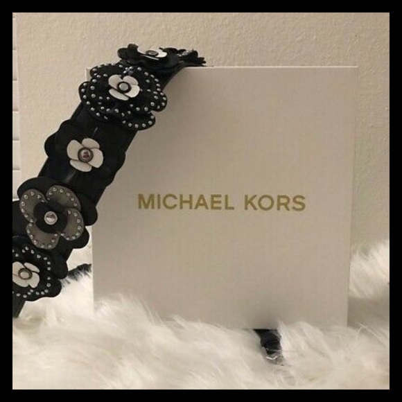 Michael Kors Selma Large Satchel 3D Floral Strap - Picture 8 of 13